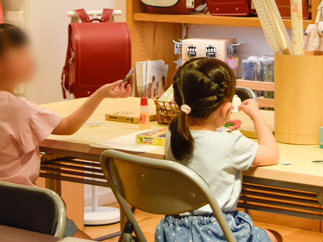 リブレット　スタッフ